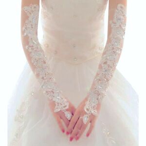 White Exquisite Lace Bridal Gloves